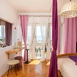 Апартаменты Golden View *